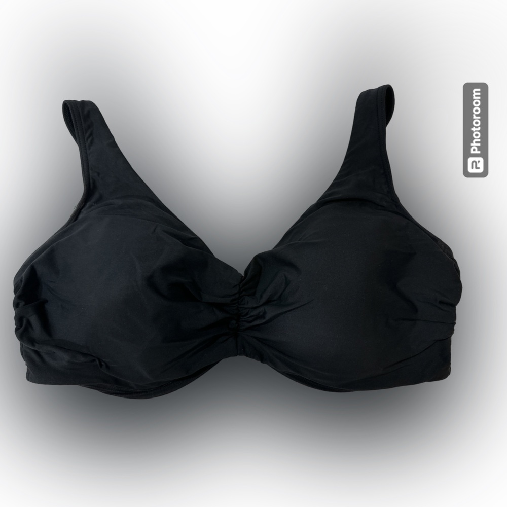 Women’s Land’s End black cinched center underwire bikini top. Size 20W